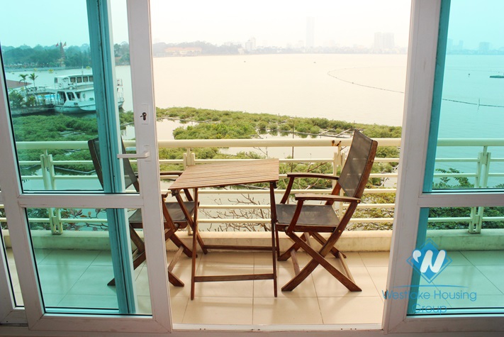 Lake view apartment with 2 bedroom for rent in Yen Phu village